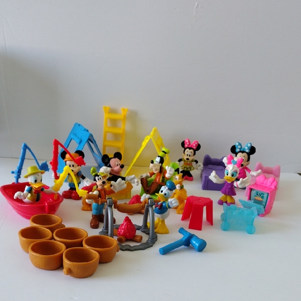 Disney Mickey and Friends Adventure Playset - Colorful
